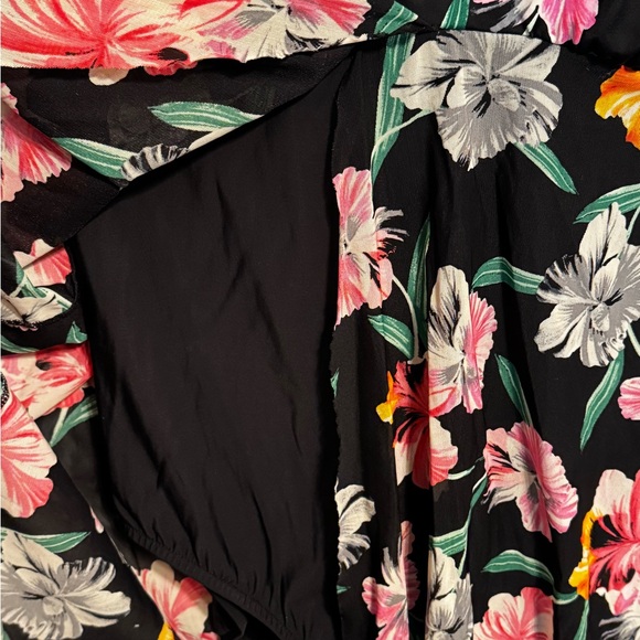 Croft & Barrow Floral Black Swimdress Size 20 - Picture 4 of 7